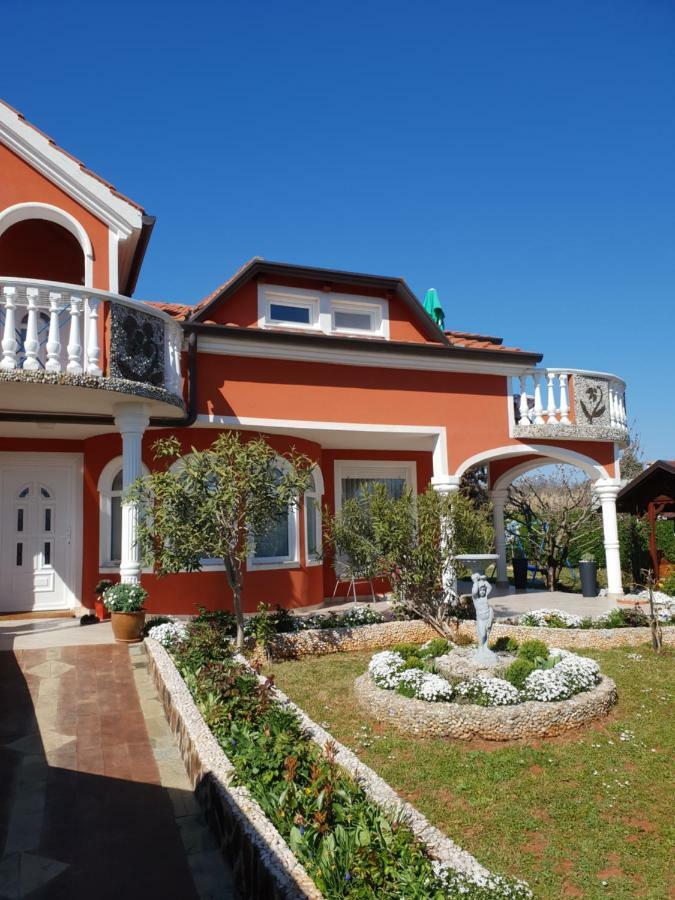 Apartma Jelka Novigrad Istria Esterno foto