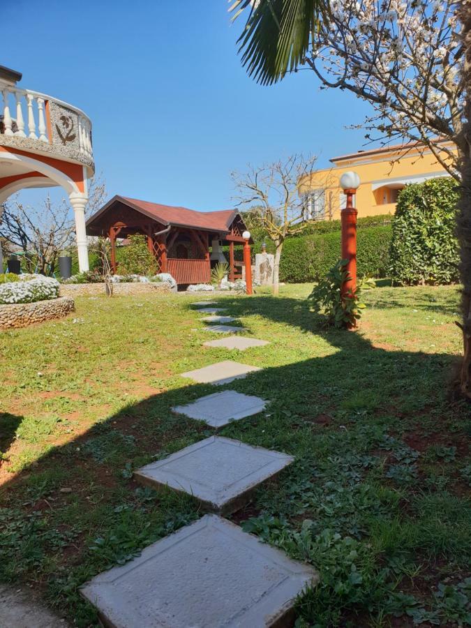 Apartma Jelka Novigrad Istria Esterno foto
